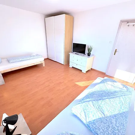 Ii 8 Personen - Monteurzimmer - - Дингольфинг